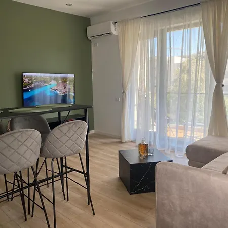 Azure Touch Mamaia Nord Daire